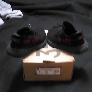 Yeezy Boost 350 women size 6 1/2 dead stock never worn